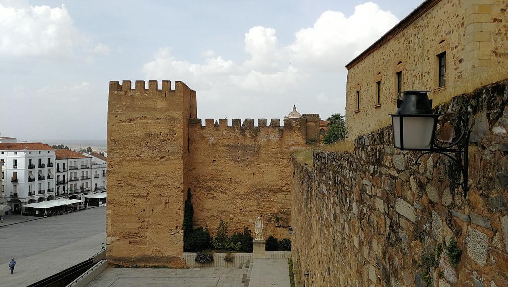 Pintores Rooms Apartamentos Turisticos Caceres Exterior photo